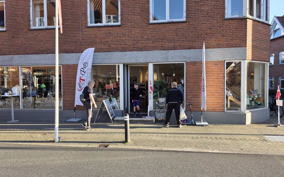 Billeder fra - Et brag af en Late Night fredag aften i Ølgod.