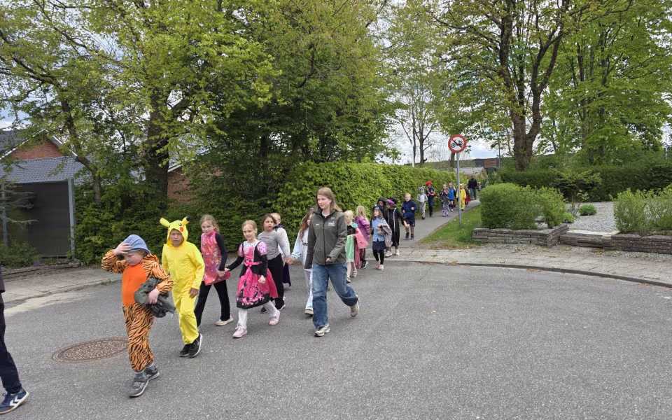 Stor deltagelse til Tistrup Screaming Carneval på torvet - Se de mange billeder