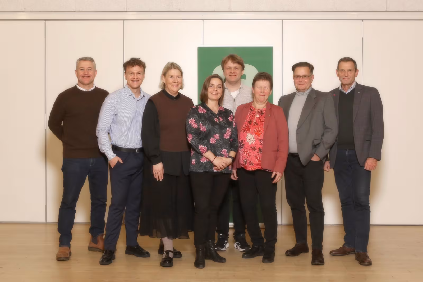 (Foto fra venstre: Henrik Vej Kastrupsen, Kristian Thomsen, Gitte Kvist, Anja Karlsson, René Jensen, Ulla Sundvang, Thomas Mandahl-Barth og Steen Holm Iversen)