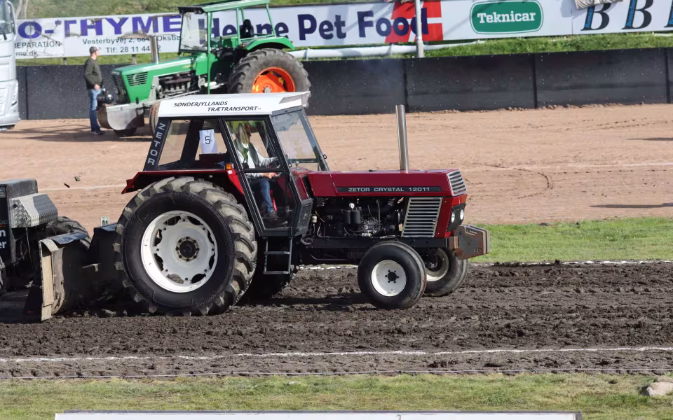 Powerpull og Truckshow skabte folkefest i Outrup