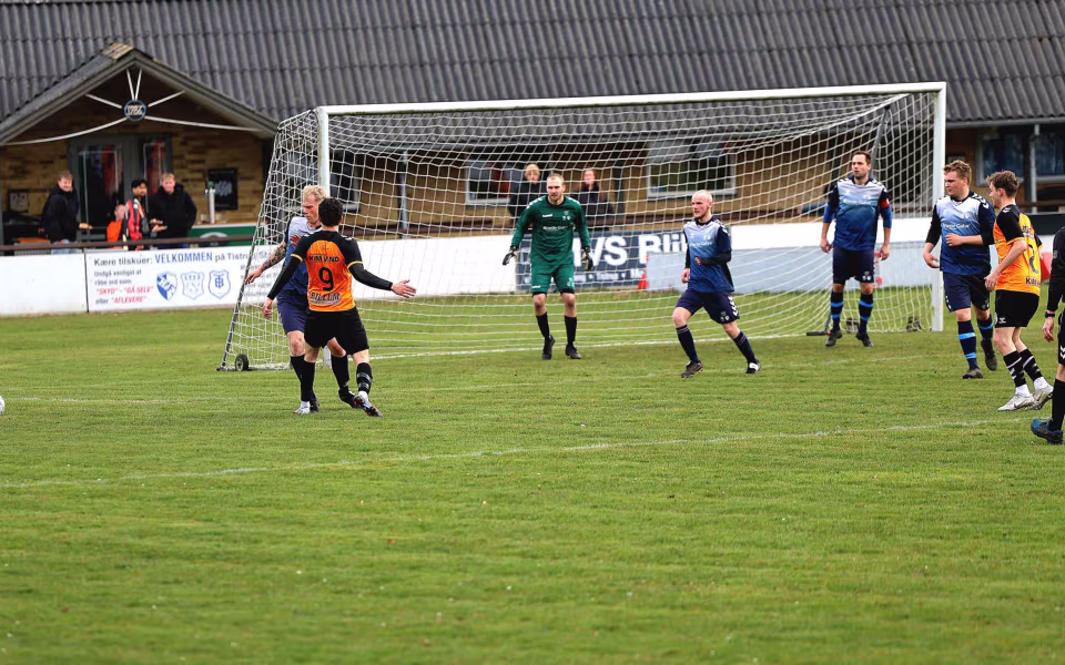 Fodbold serie 4. HTS – Helle FC 0-3 på Tistrup stadion