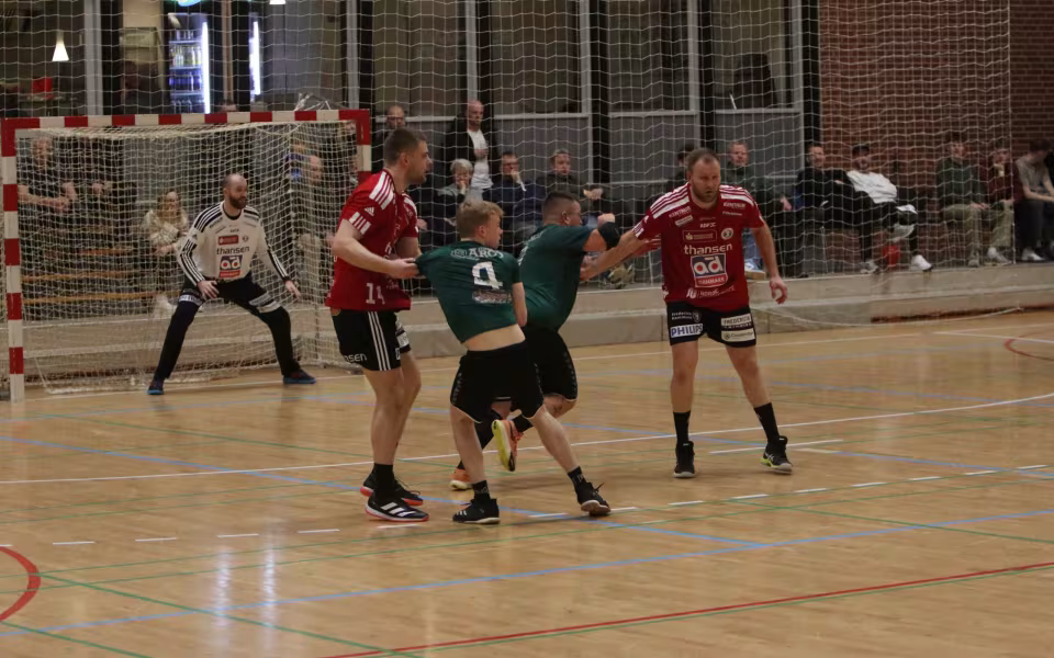 Blåbjerg HK  fejrer håndboldfest trods nederlag