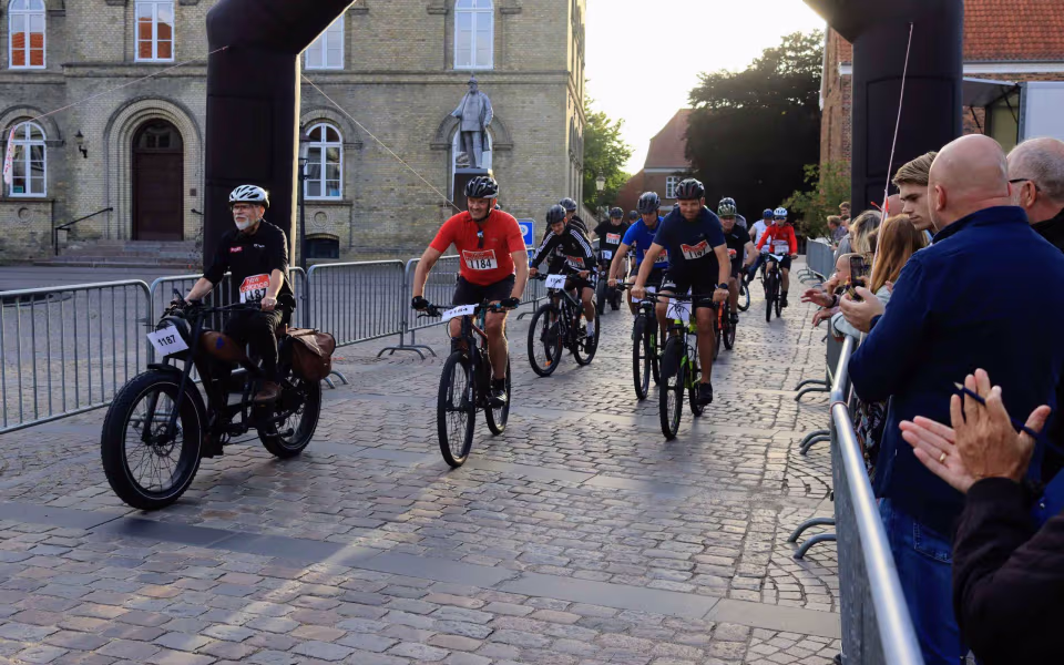 Sponsorløb skabte fest på torvet