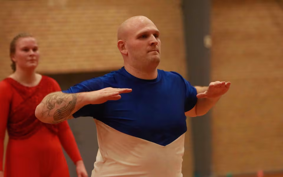 Seniorer fejrer gymnastik og fællesskab