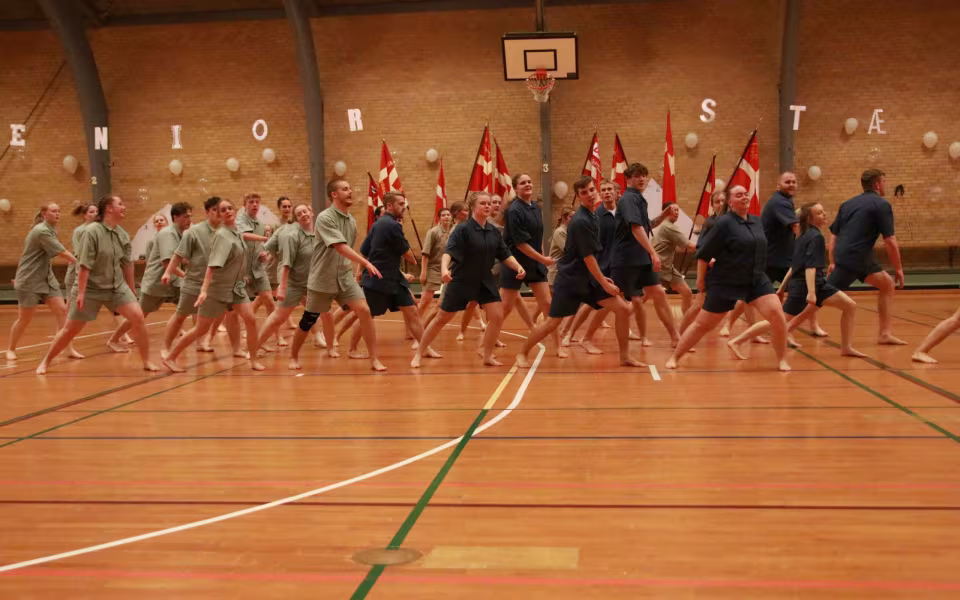 Seniorer fejrer gymnastik og fællesskab