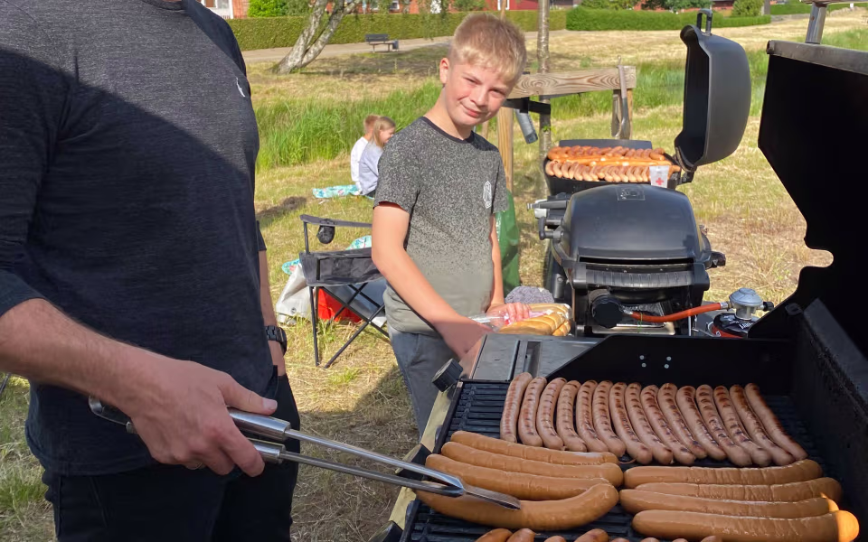 Mange fandt vej til Ansager Søpark hvor der for første gang blev fejret Sankt Hans