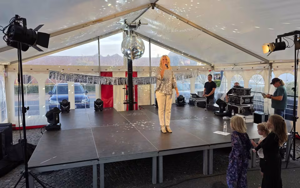 Billeder fra - Et brag af en Late Night fredag aften i Ølgod.