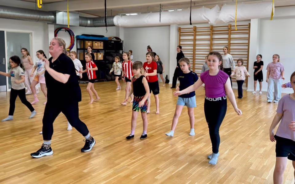 Sjov dansefest i vinterferien