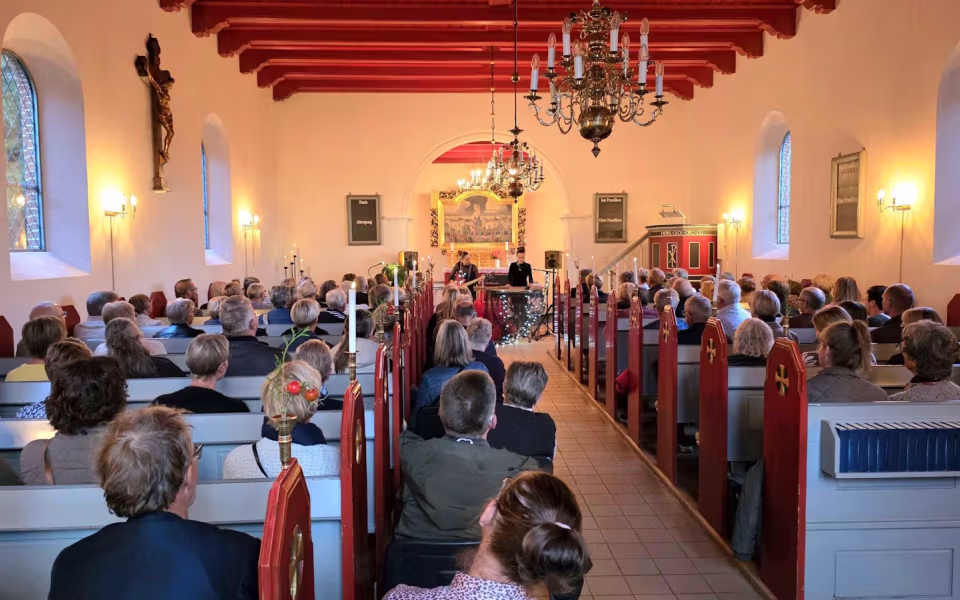 Billeder fra intim koncert med Mathilde Falch i Bejsnap Kirke