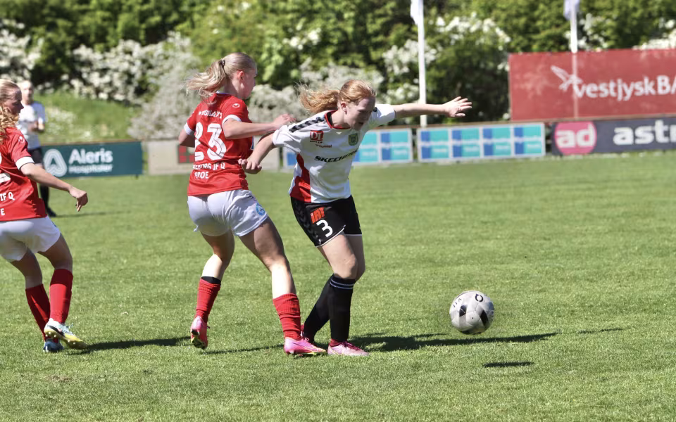 Varde U-19 piger sejrer hjemme