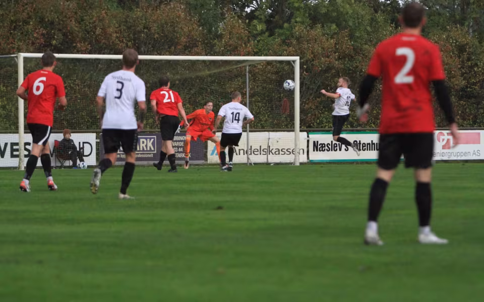 Varde redder point i overtiden