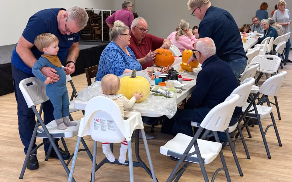 66 til bedsteforældredag med halloween i dagplejen