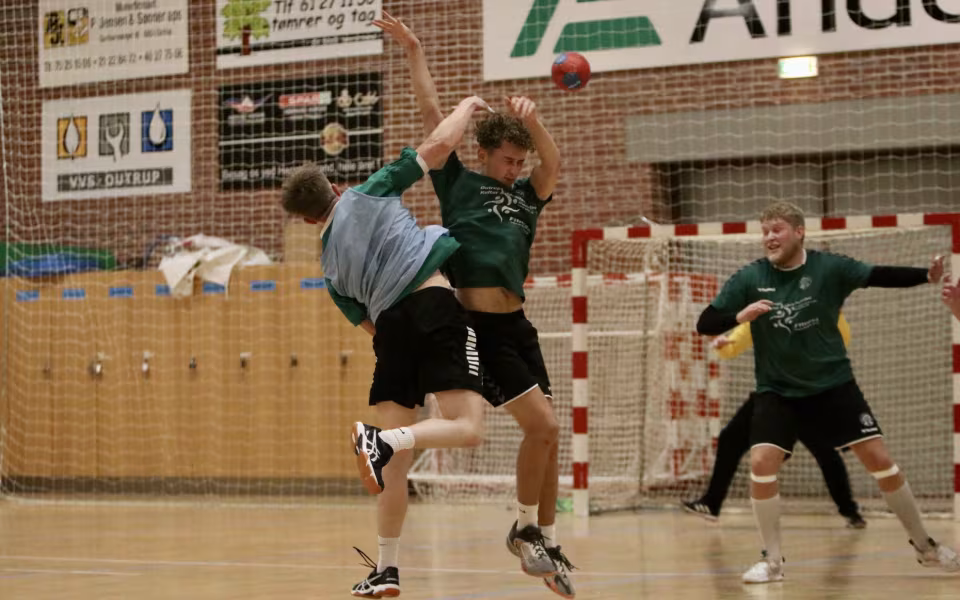 Blåbjerg HK Serie 2  triumferer i topkamp