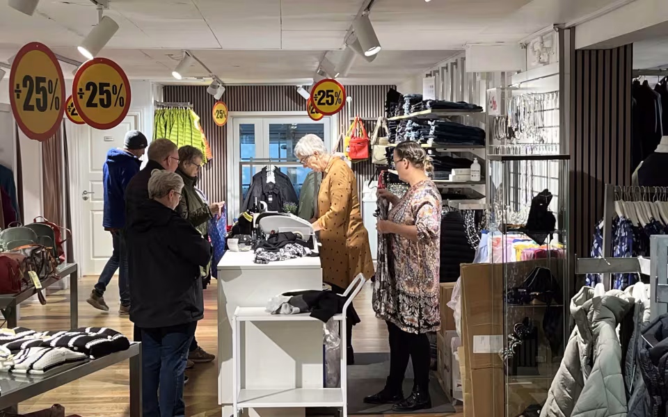 MEWL GÅR AMOK
