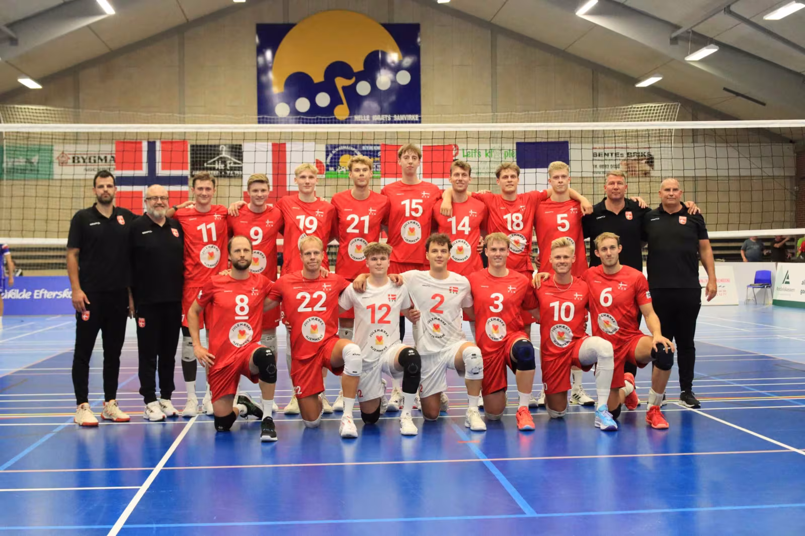 Danmark vinder nervepirrende åbning