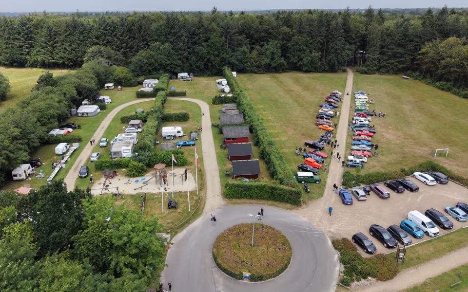 Fra Ringsted til Ølgod i Cadillac - stor opbakning til første veterantræf på Ølgod Campingplads