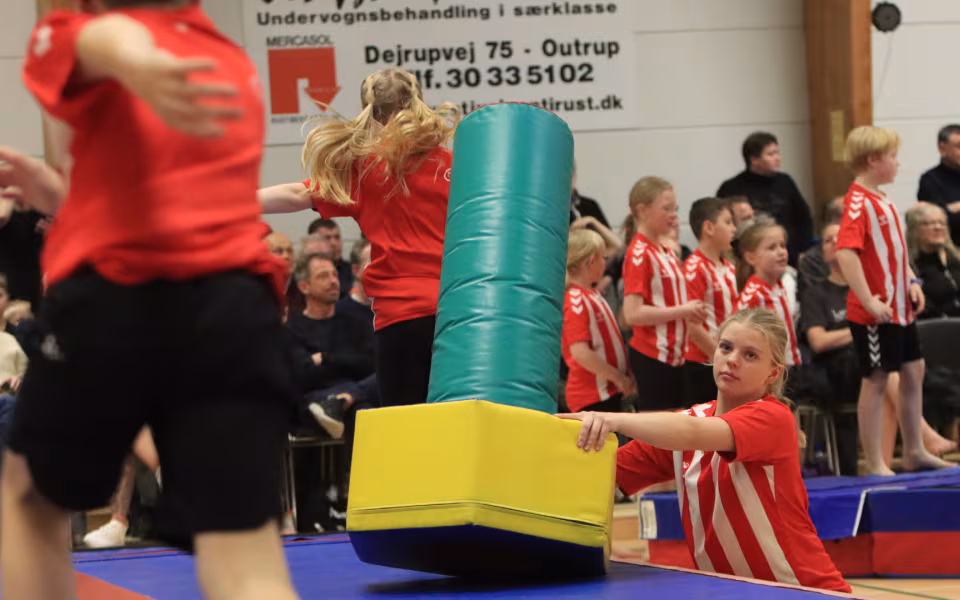 Forårsopvisning styrker integration i Outrup