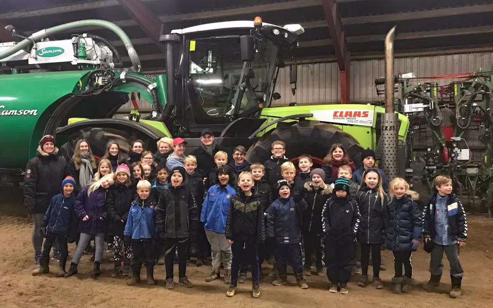 Erlings Maskinstation viste de store maskiner frem til FDFerne fra Ansager