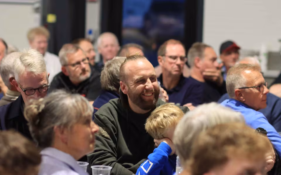 Verdensmester kastede glans over sponsoraften