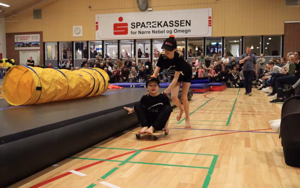 Forårsopvisning styrker integration i Outrup