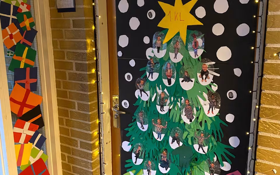 December er normalt forbundet med et væld af traditioner, hvor vi samles og glædes til julen. Sådan er det også i år på Ansager Skole.