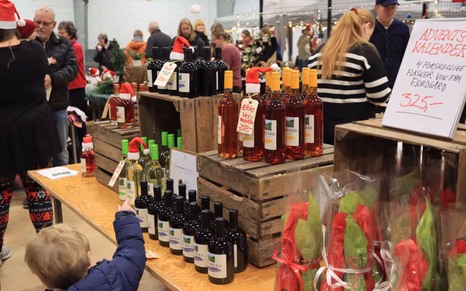 Julemarked samlede Billum i hallen
