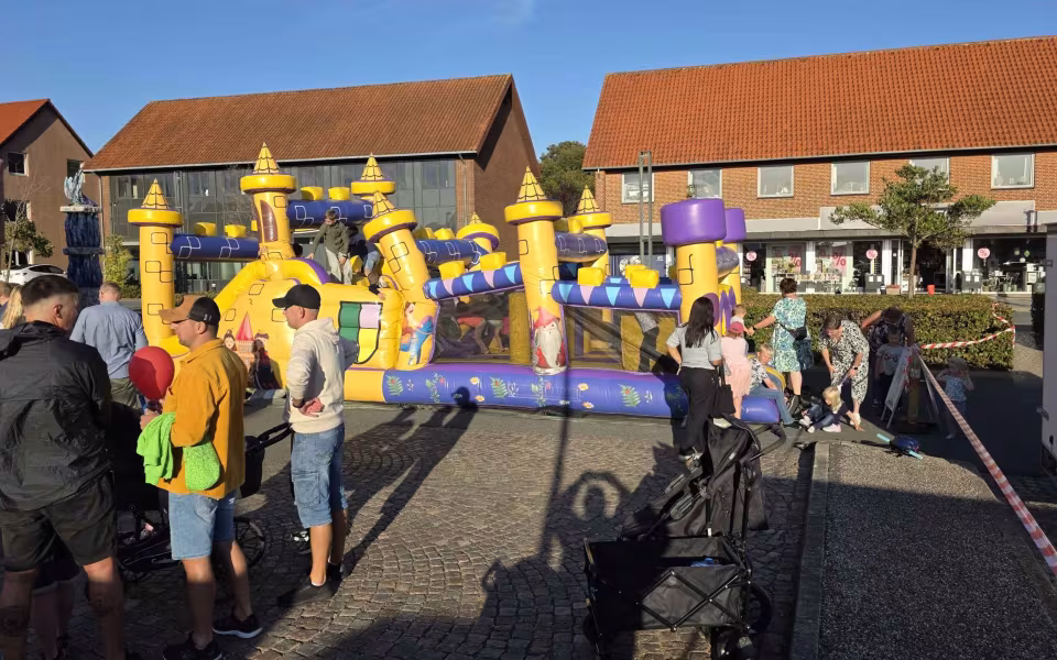 Billeder fra - Et brag af en Late Night fredag aften i Ølgod.