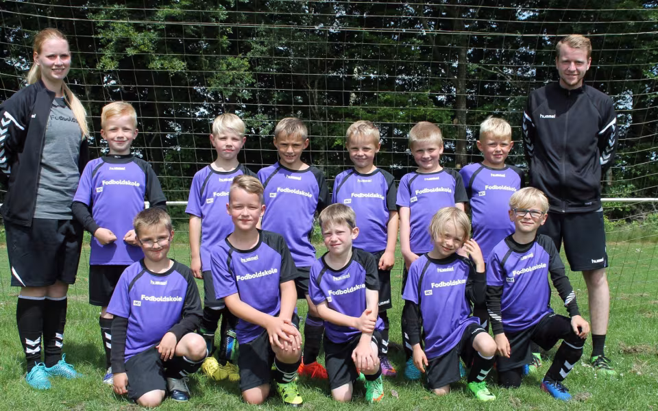Holdbilleder fra fodboldskolen i Ansager 2017 og til sidst et fjollebillede