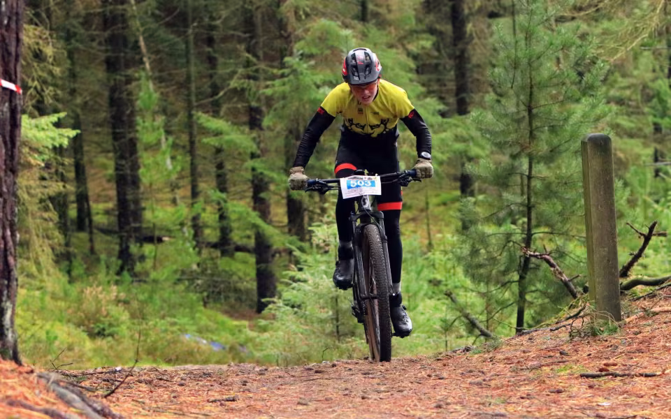 Mountainbike ryttere imponerede trods vådt vejr