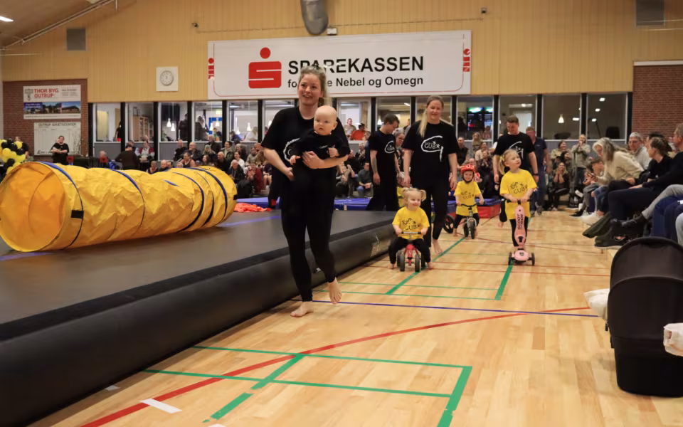 Forårsopvisning styrker integration i Outrup