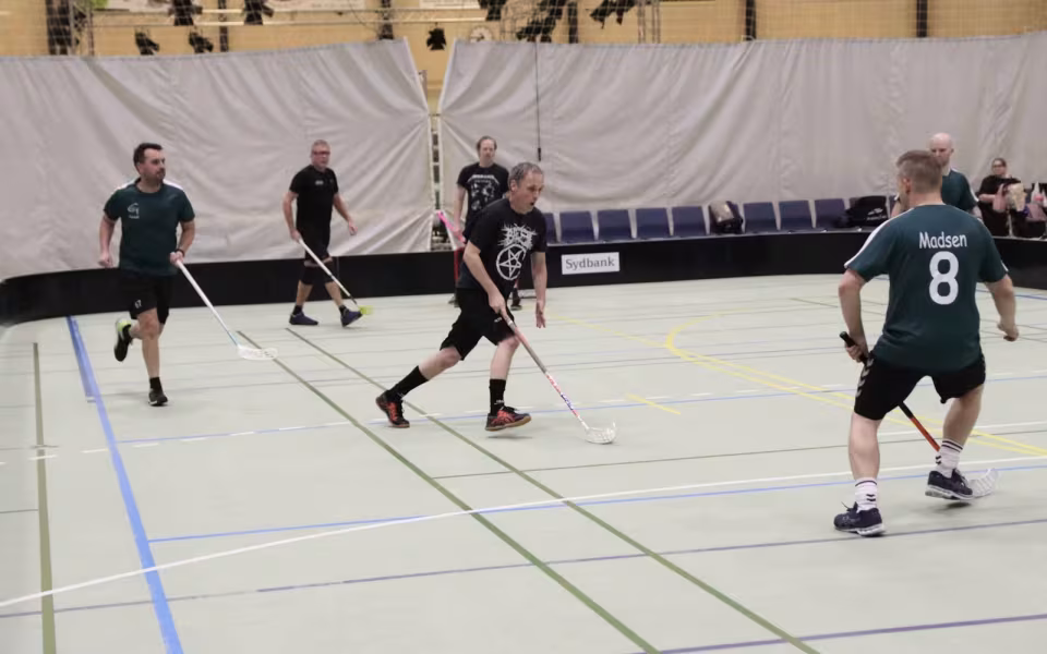 Varde-mesterskab i floorball afholdt