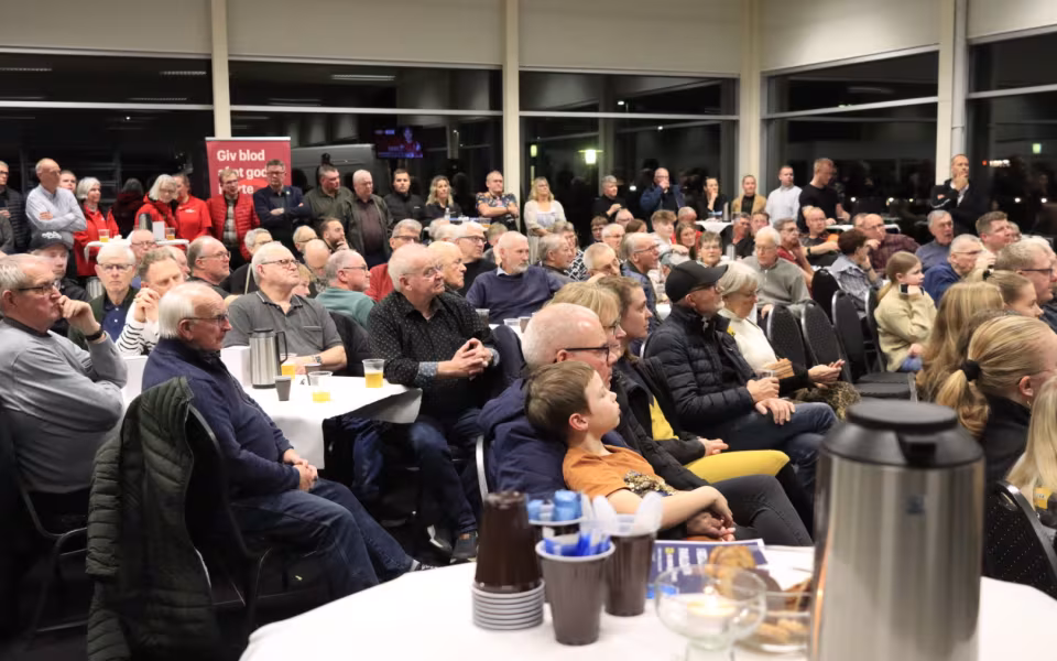 Speedwayfans samledes til sæsonstartaften