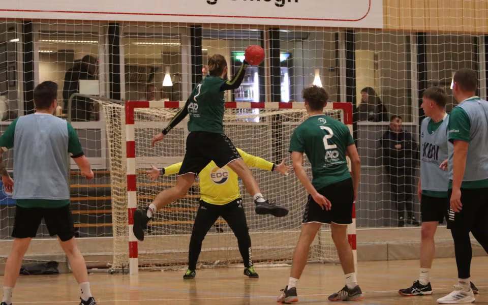 Blåbjerg HK Serie 2  triumferer i topkamp