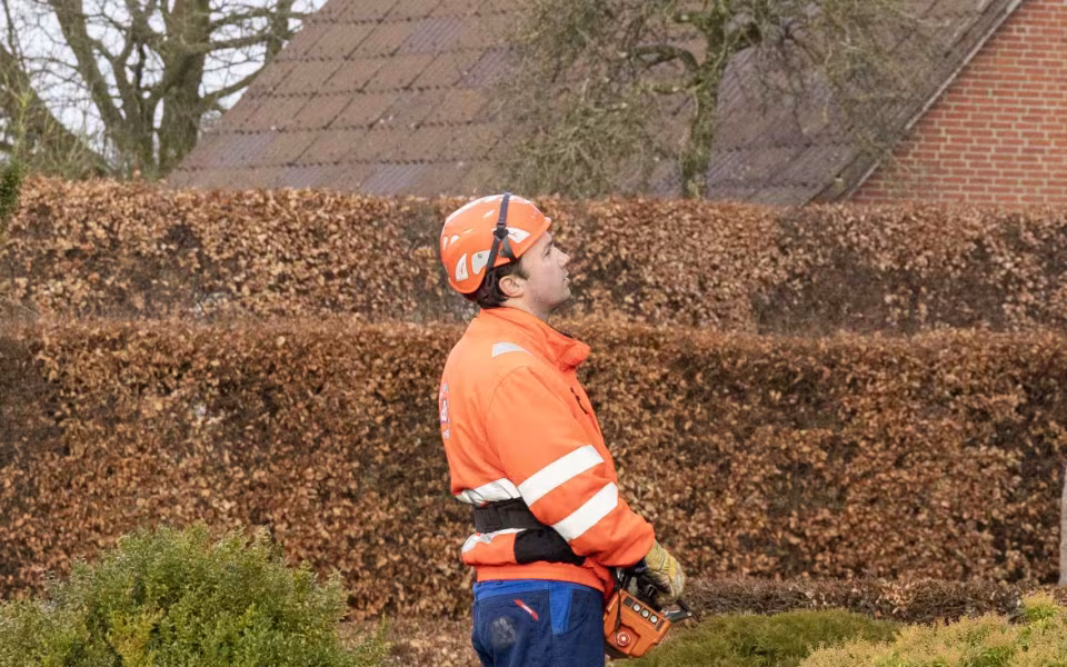 Kranarbejde ved Kvong Kirke mv