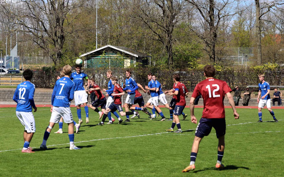 Serie 1 fodbold - HTS blev matchet hårdt i Haderslev