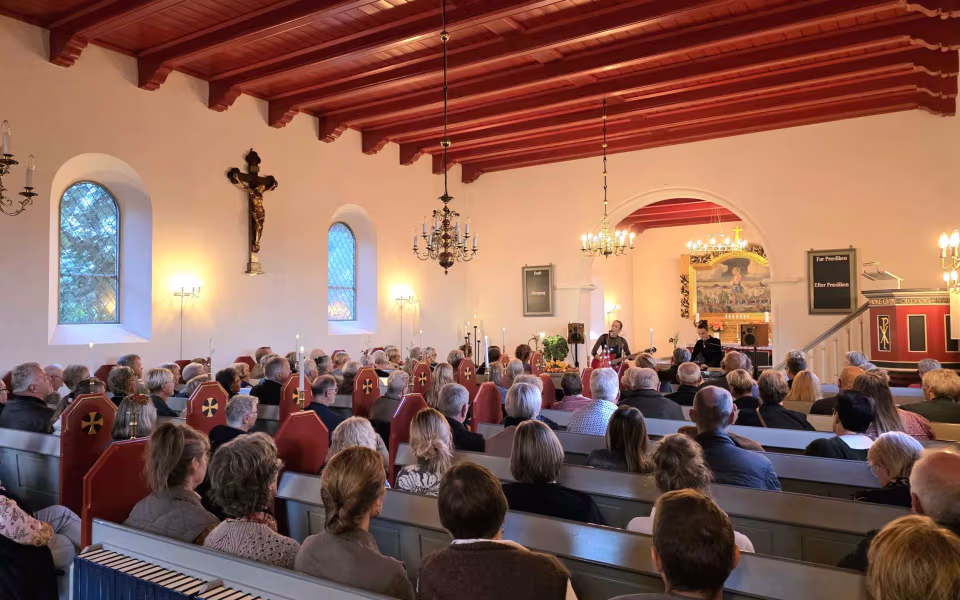 Billeder fra intim koncert med Mathilde Falch i Bejsnap Kirke