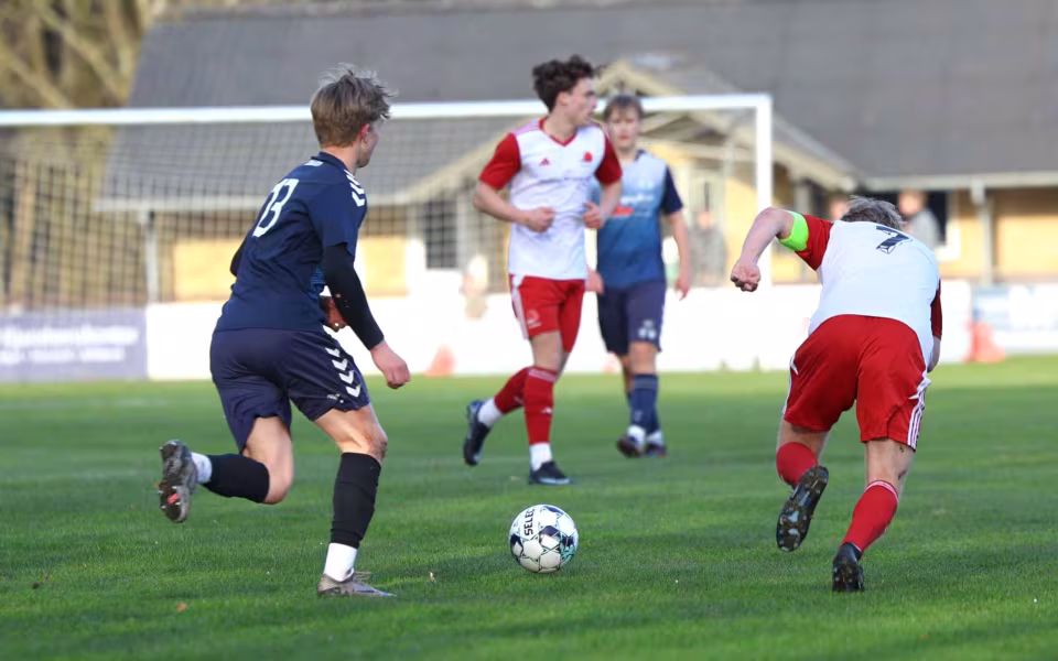 HTS U19 vinder 5-1 over SGI. Se de mange billeder.
