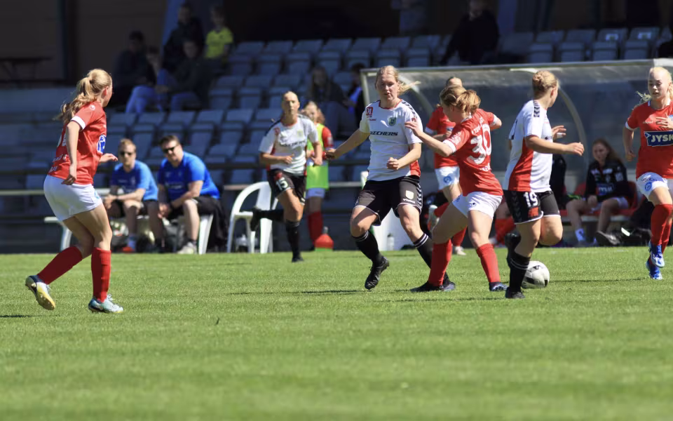 Varde U-19 piger sejrer hjemme