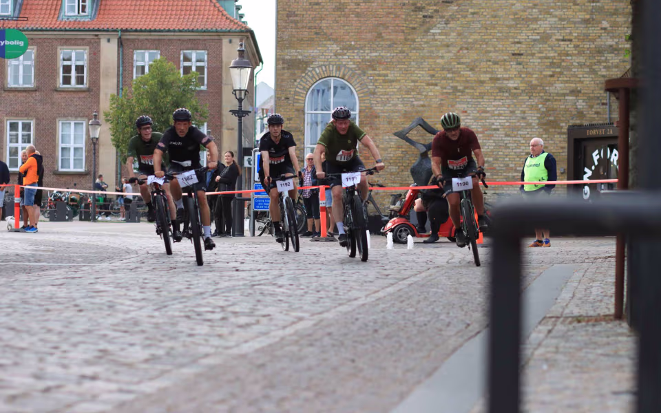 Sponsorløb skabte fest på torvet