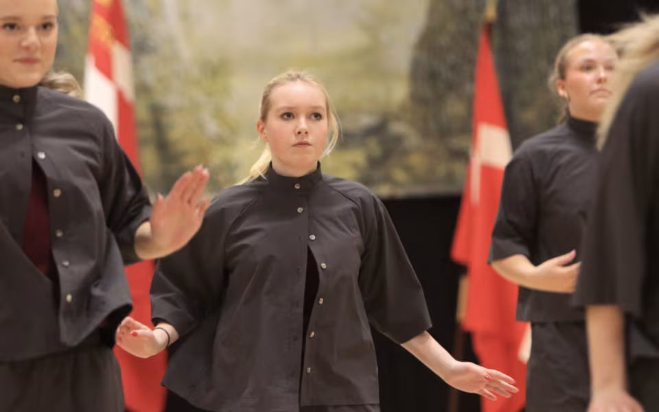 Forårsopvisning styrker integration i Outrup