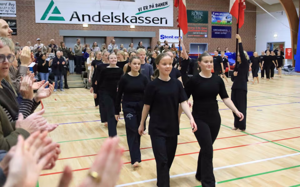 Julegymnastik samler fuldt hus