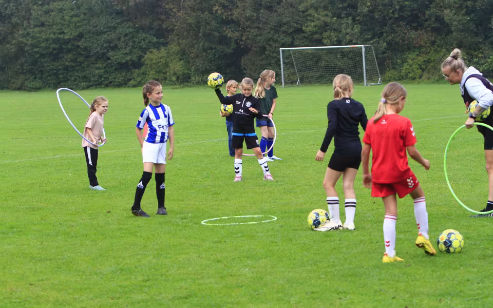 Pigeraketten landede  i Outrup Boldklub