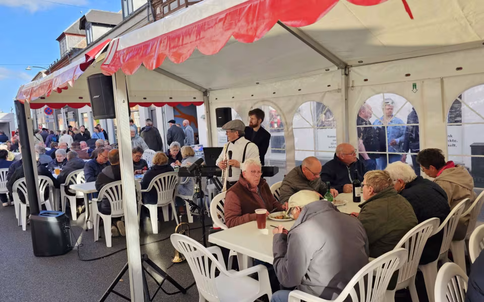 blev Ølgod midtby forvandlet til en festlig oase under arrangementet Late Night.