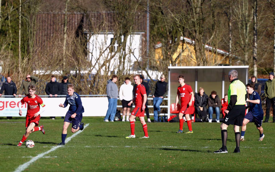 Fodbold Serie 3 herre Ølgod vandt hjemme 4-3 over HTS - Se billeder fra kampen.
