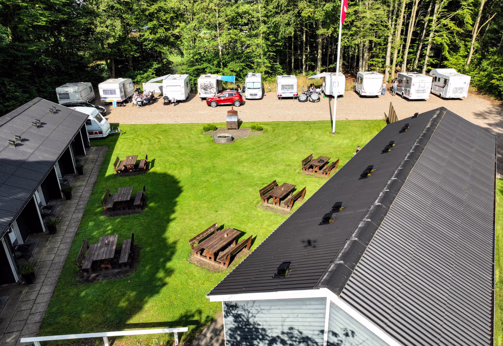 Ansager Hytteby og Autocamper Plads set fra oven