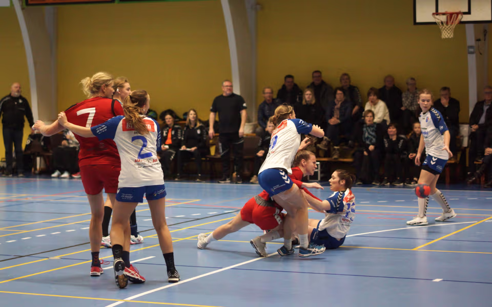Trods 50 velspillede minutter smed SIF/Ansager sejren væk i de sidste ti