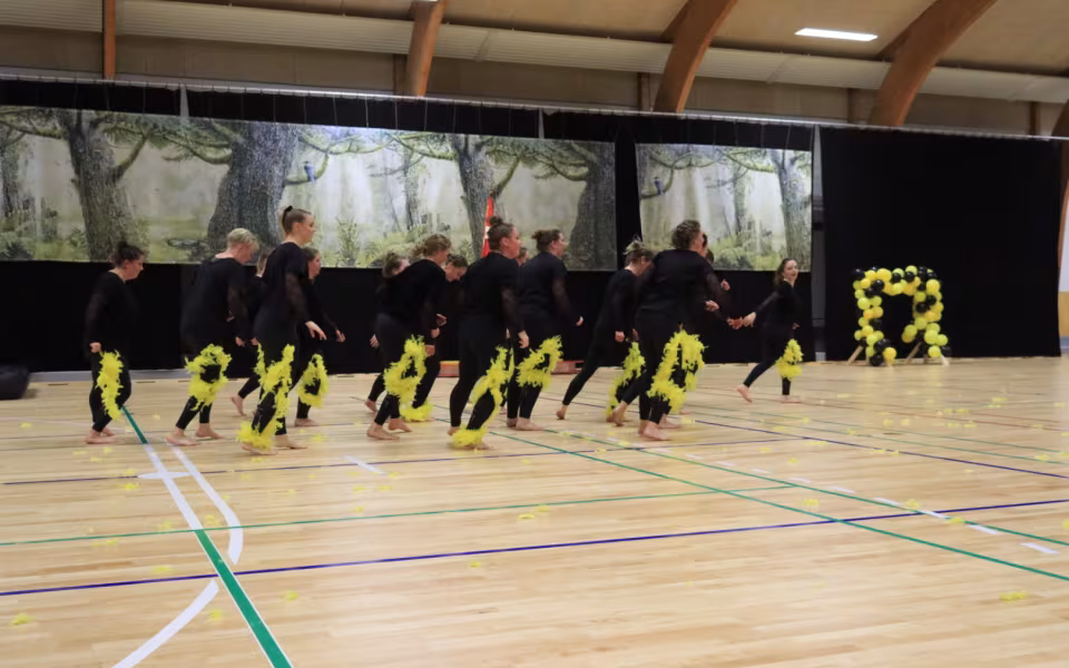 Forårsopvisning styrker integration i Outrup