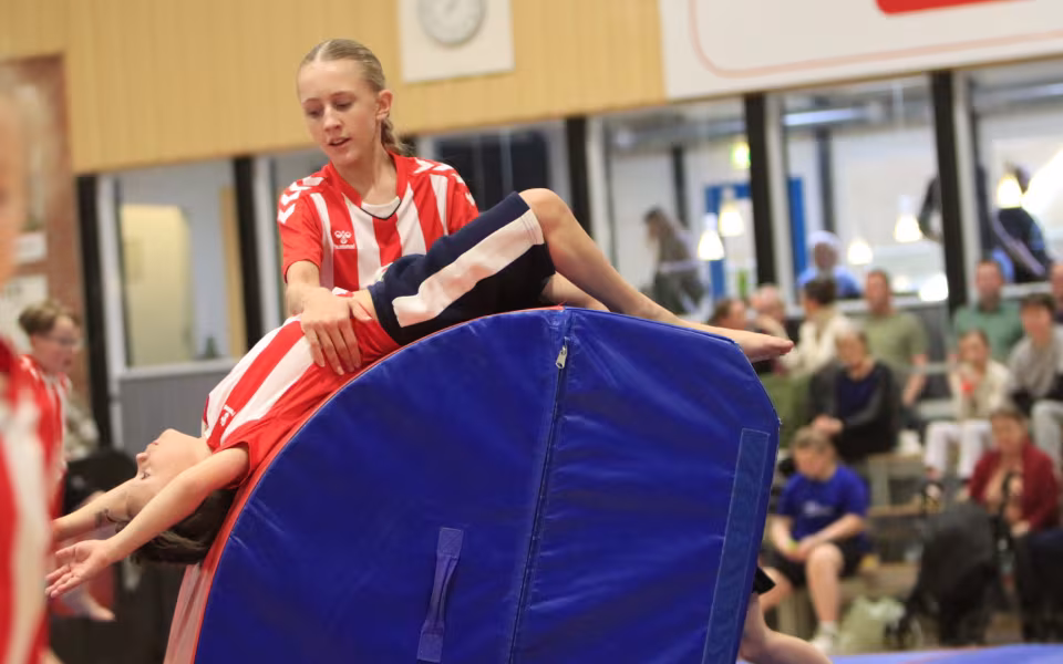 Forårsopvisning styrker integration i Outrup