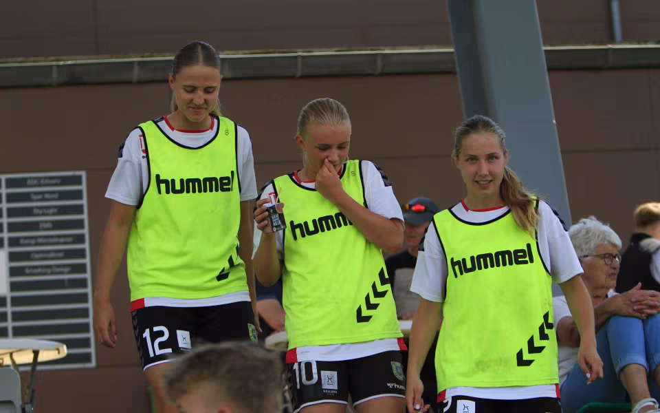 Varde kvinder taber til bundhold