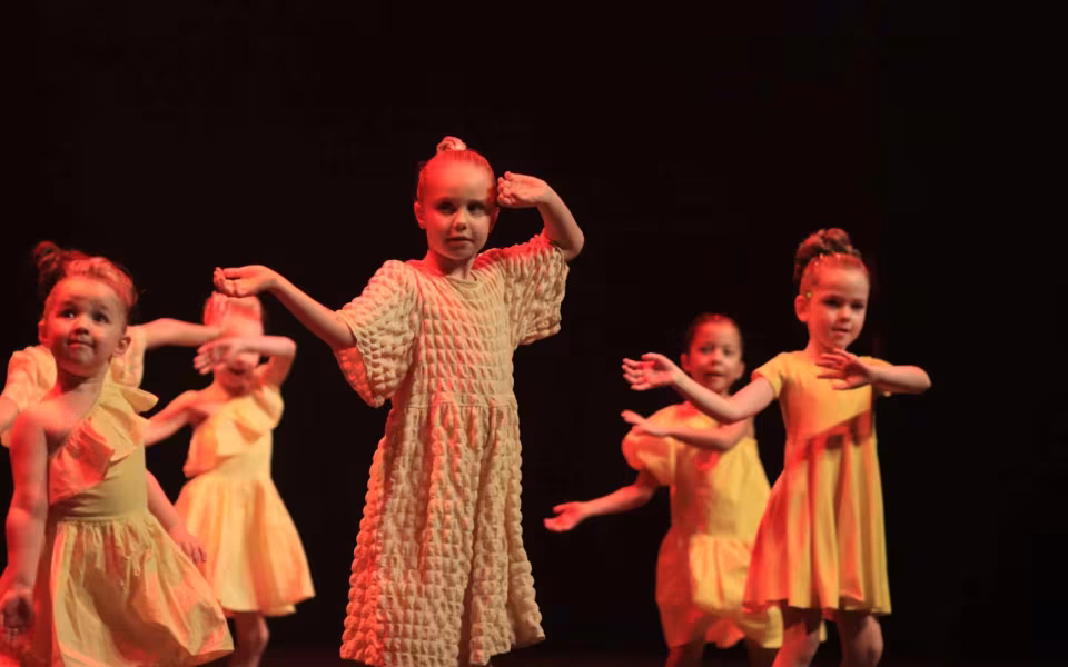 Dance Company Twenty Juleshow begejstrede 1200 publikummer
